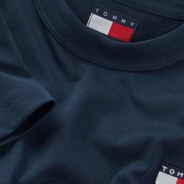  Tommy Jeans Reg Badge Kadın Lacivert T-Shirt