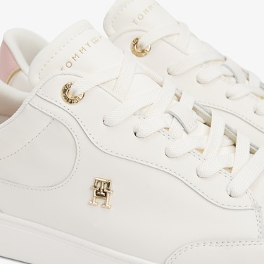  Tommy Hilfiger Essential Chic Court Kadın Beyaz Sneaker