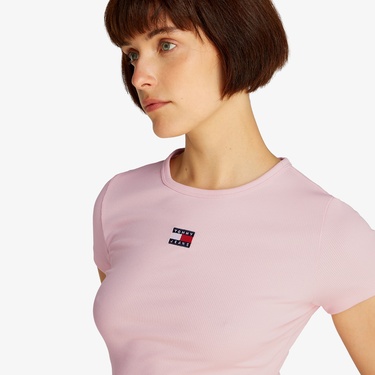  Tommy Jeans Slim Badge Rib Kadın Pembe T-Shirt