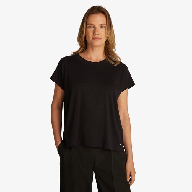  Tommy Hilfiger Relax Modern Cody Sleeve Kadın Siyah T-Shirt