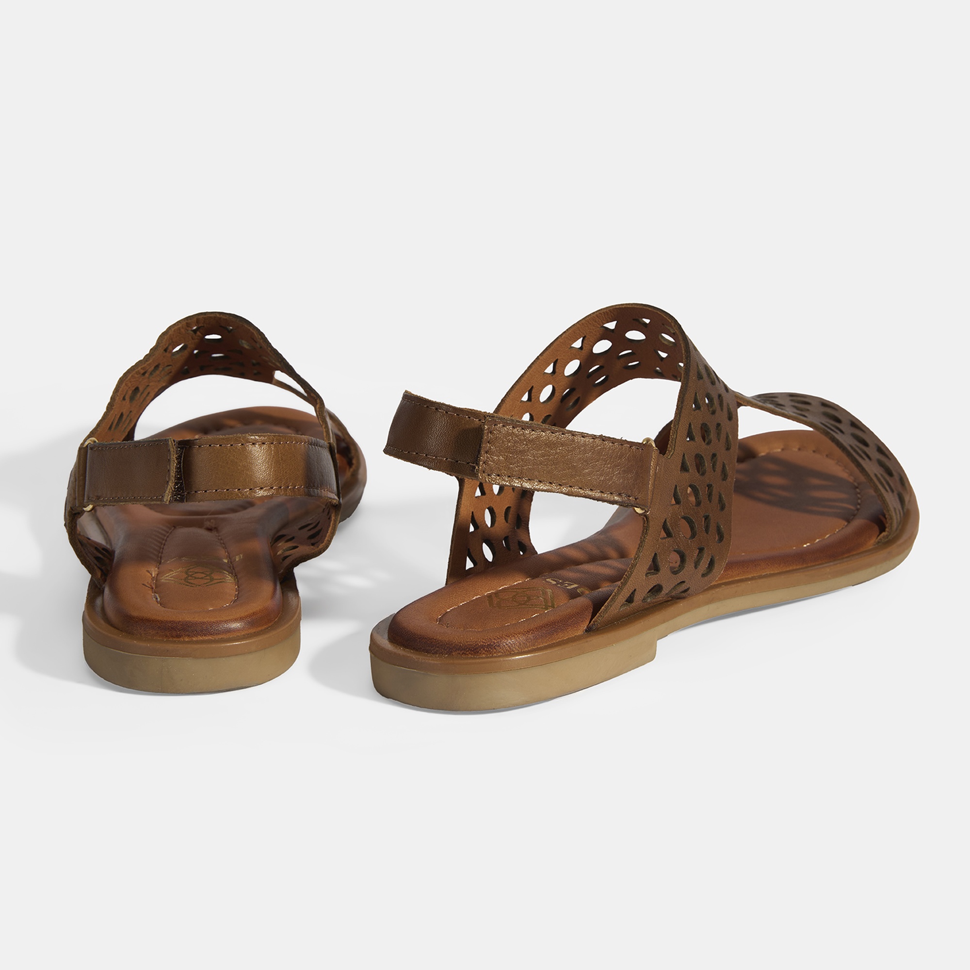 Kadın Taba Cırt Detaylı Perforeli Deri Sandalet