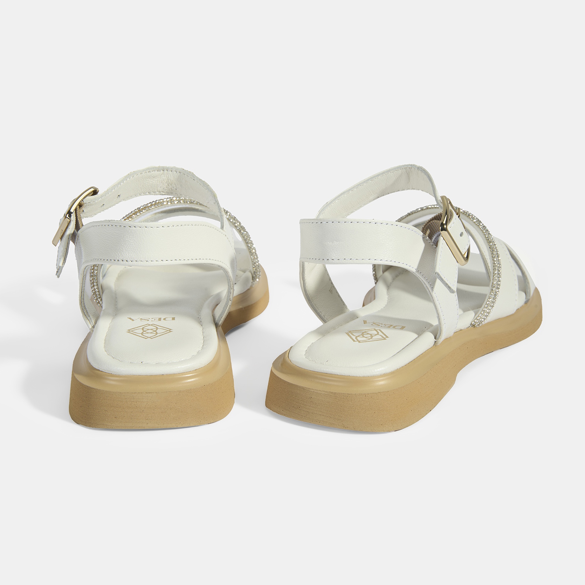 Kadın Beyaz Ayarlanabilir Tokalı Taş Detaylı Deri Sandalet