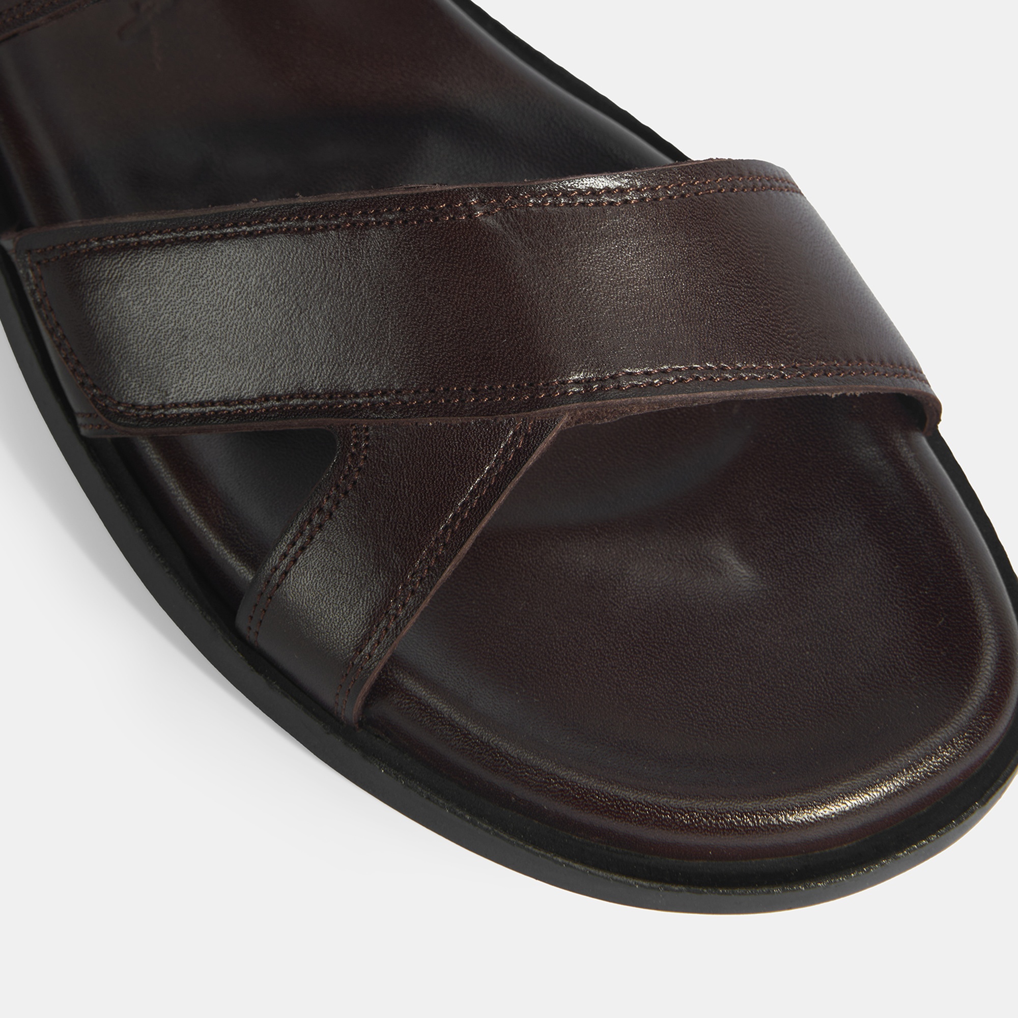 Erkek Kahve Cırt Detaylı Deri Sandalet