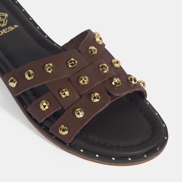  Kadın Kahve Zımba Detaylı Deri Terlik