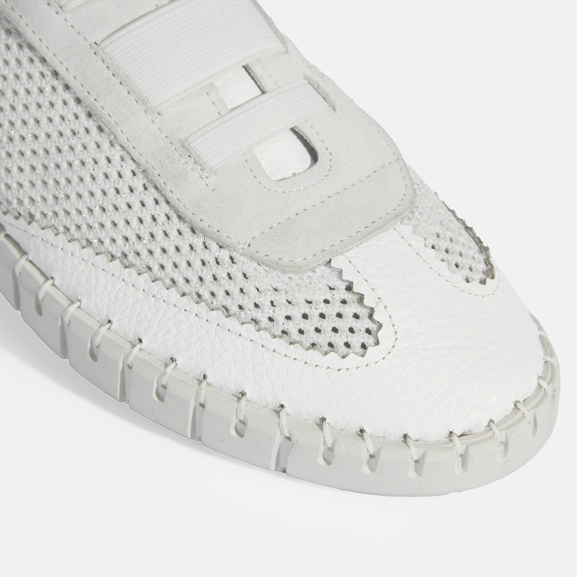 Kadın Beyaz Perforeli DesaComfort Günlük Ayakkabı