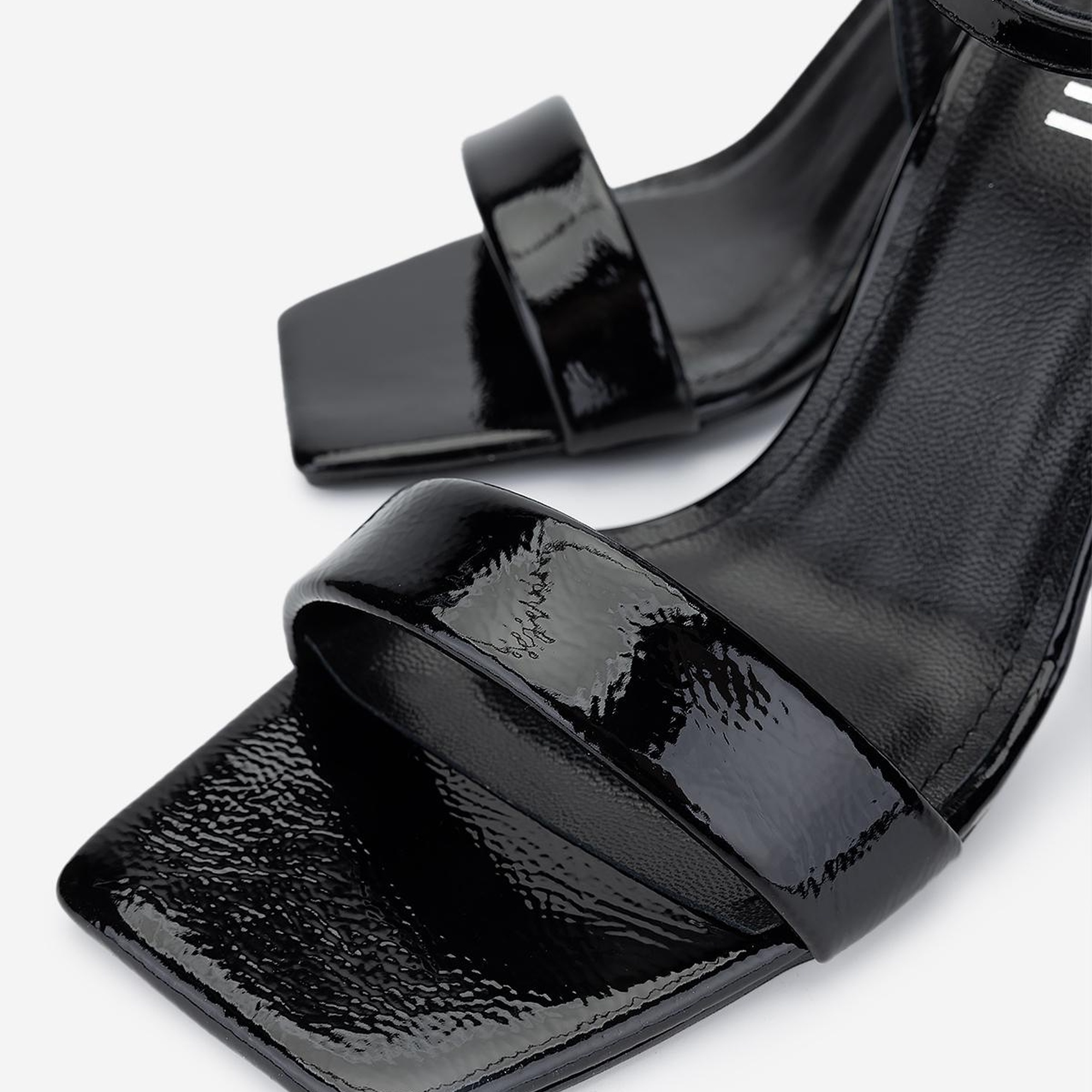 Valmenti Kadın Vegan Siyah Rugan Topuklu Ayakkabı