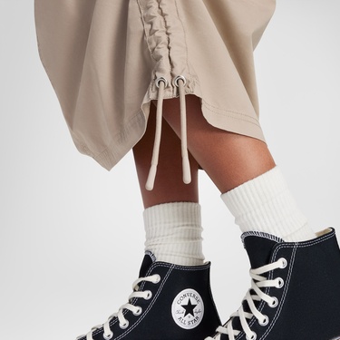  Converse Classic Kadın Bej Etek