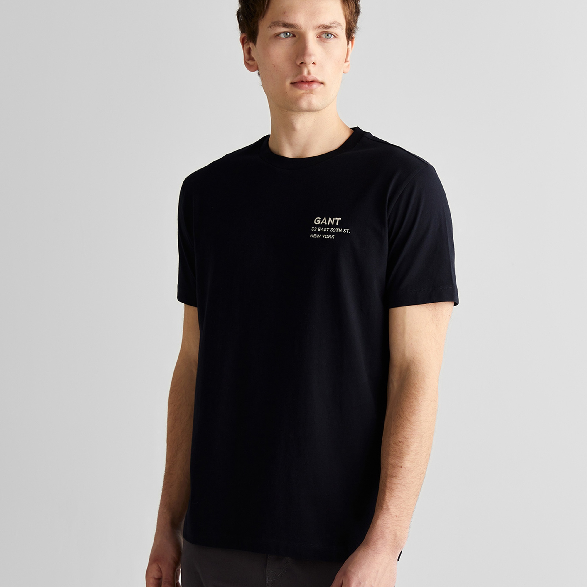 GANT Erkek Siyah Regular Fit Bisiklet Yaka Logolu T-Shirt