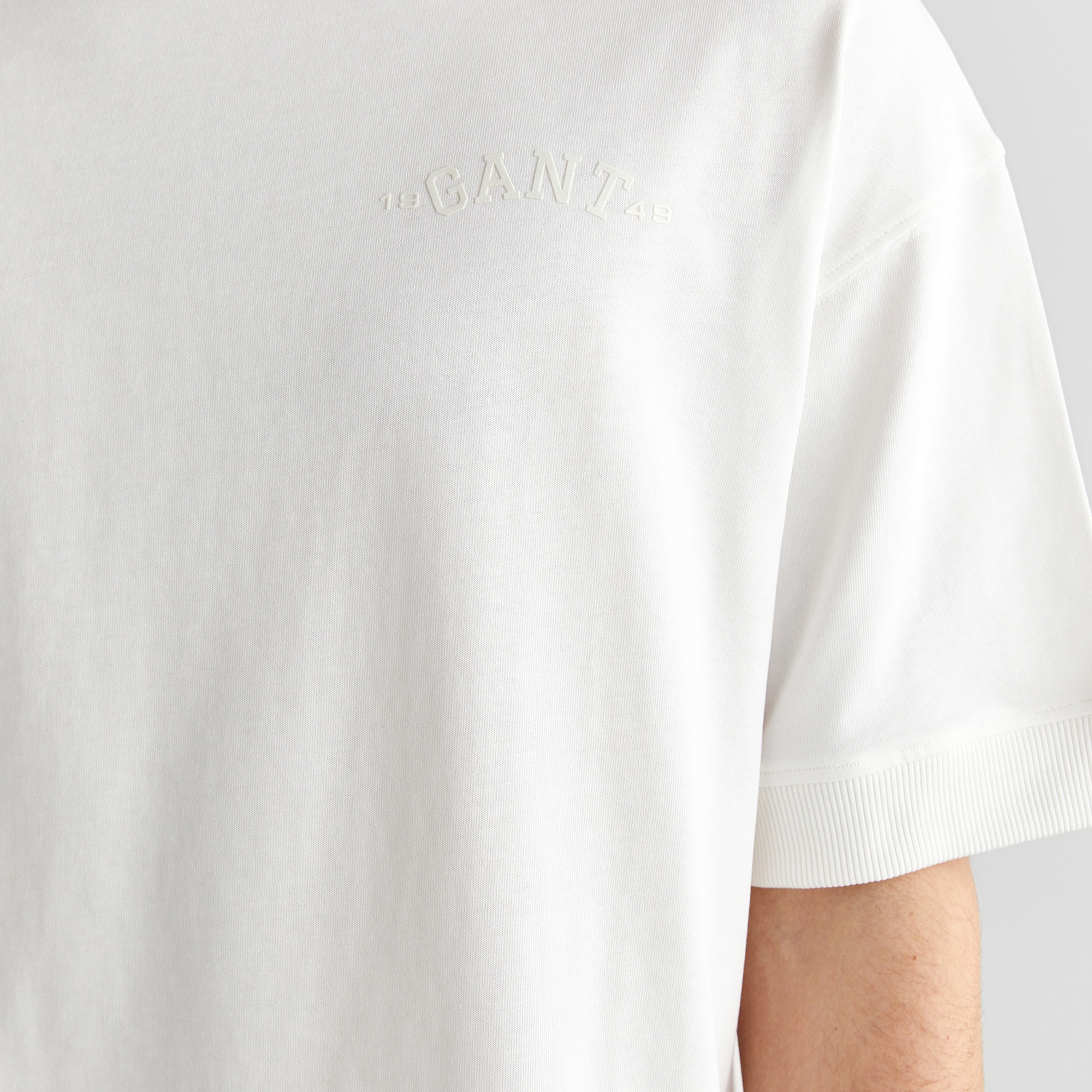 GANT Erkek Krem Orijinal Fit Bisiklet Yaka Logolu T-Shirt