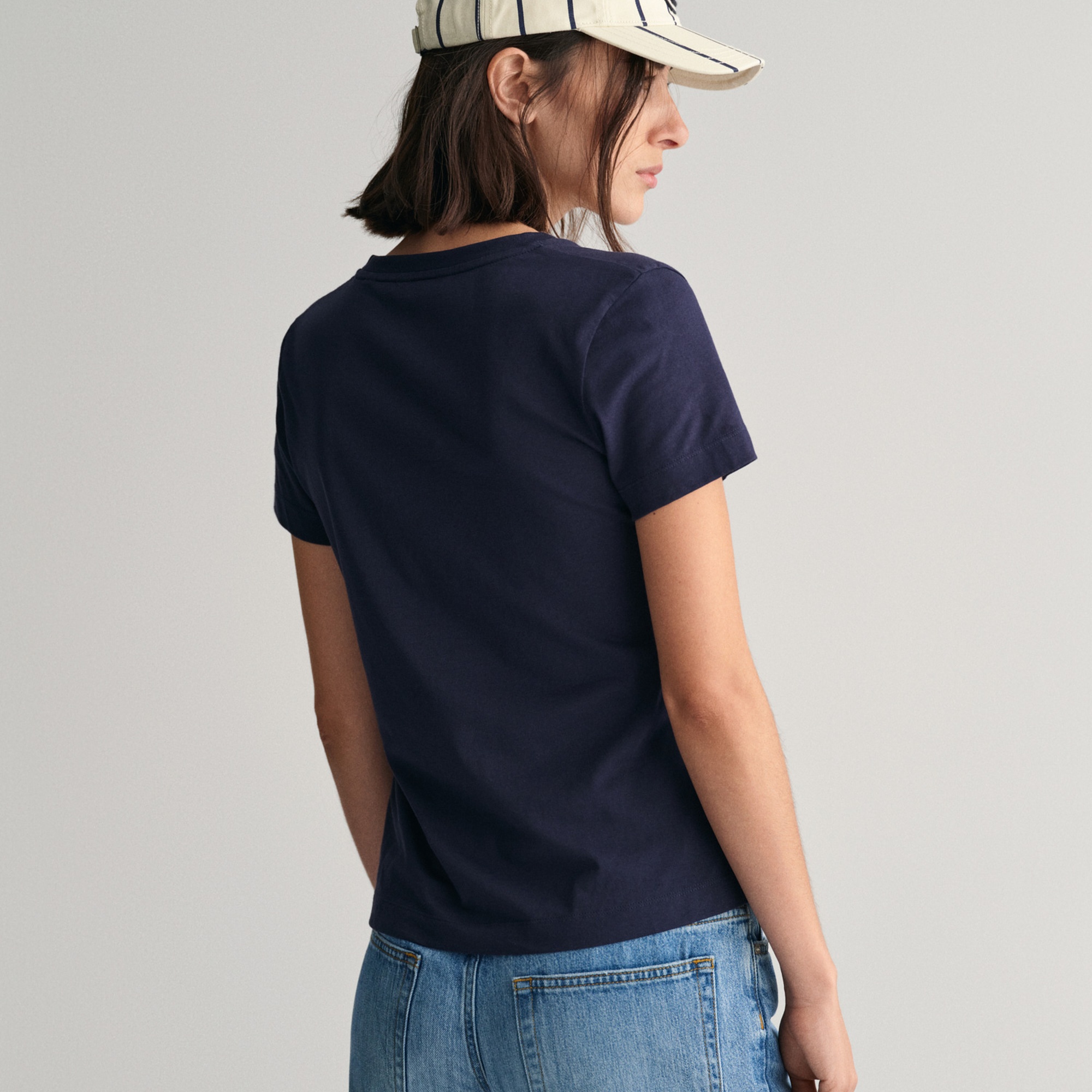 GANT Kadın Mavi V Yaka Regular Fit T-Shirt