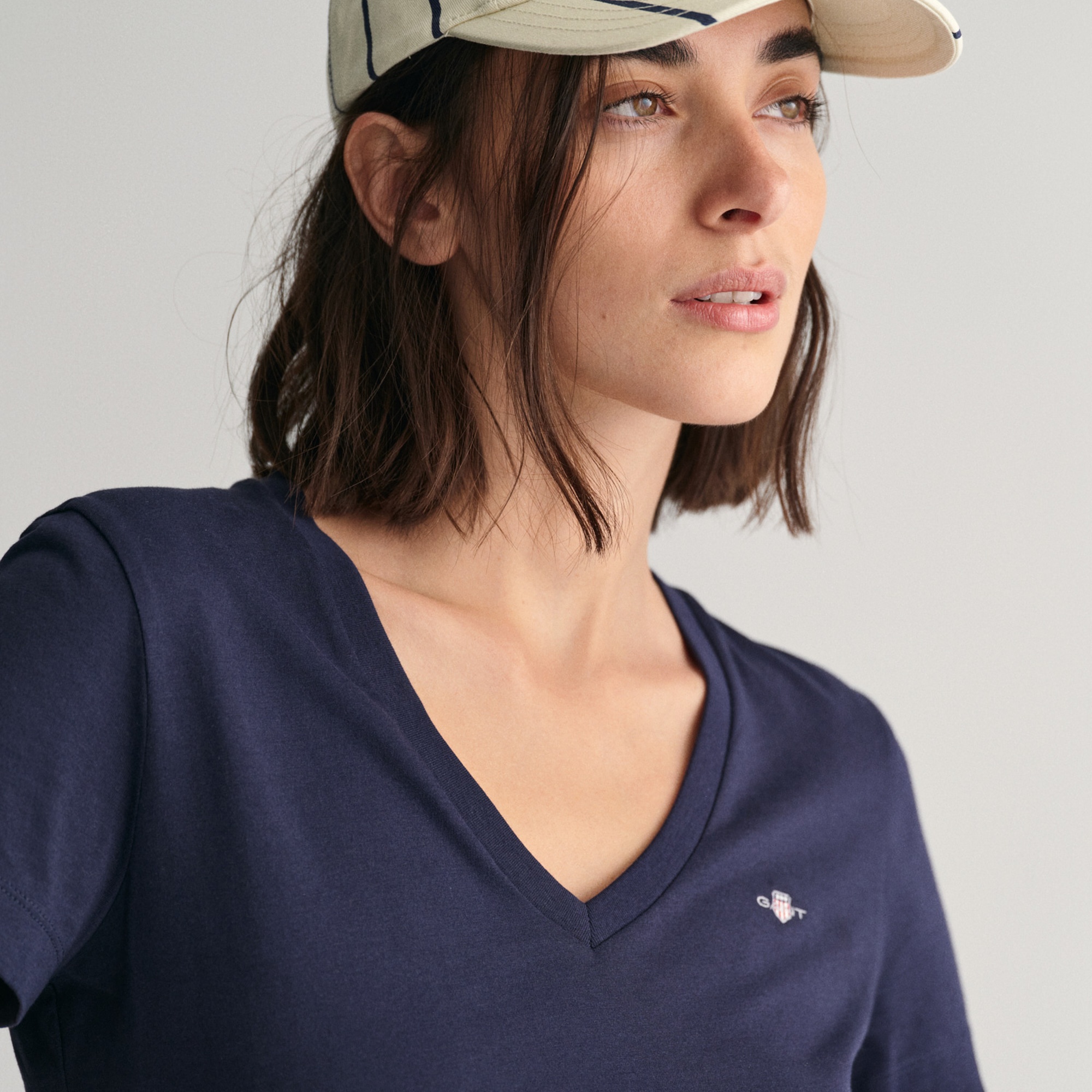 GANT Kadın Mavi V Yaka Regular Fit T-Shirt