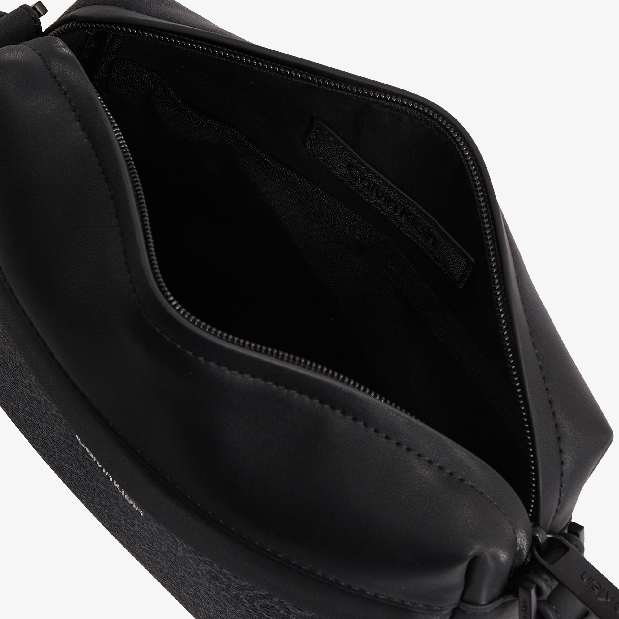 Calvin Klein Must Camera Mono Erkek Siyah El Çantası