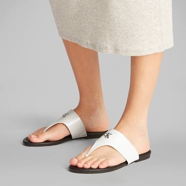  Calvin Klein Kadın Beyaz Terlik