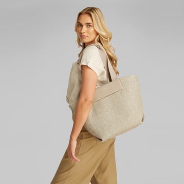  Calvin Klein Kadın Bej El Çantası