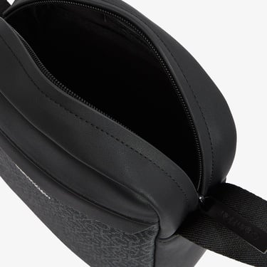  Calvin Klein Erkek Siyah El Çantası