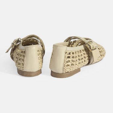  Kadın Bej Metal Toka Aksesuarlı Örgü Babet