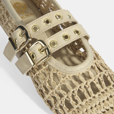  Kadın Bej Metal Toka Aksesuarlı Örgü Babet