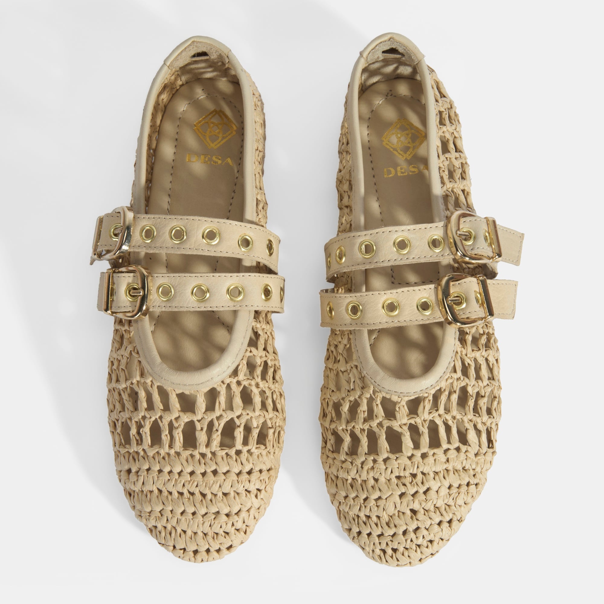 Kadın Bej Metal Toka Aksesuarlı Örgü Babet