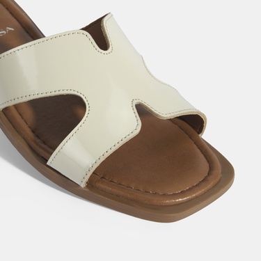  Kadın Bej Rugan Terlik