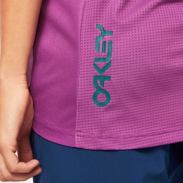  Oakley Wmns Factory Pilot Lite II Kadın Renkli Tişört