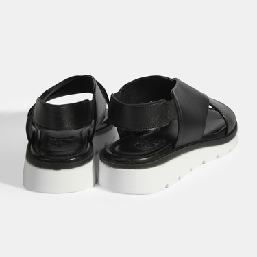  Siyah Kadın Lastik Bantlı Deri Sandalet