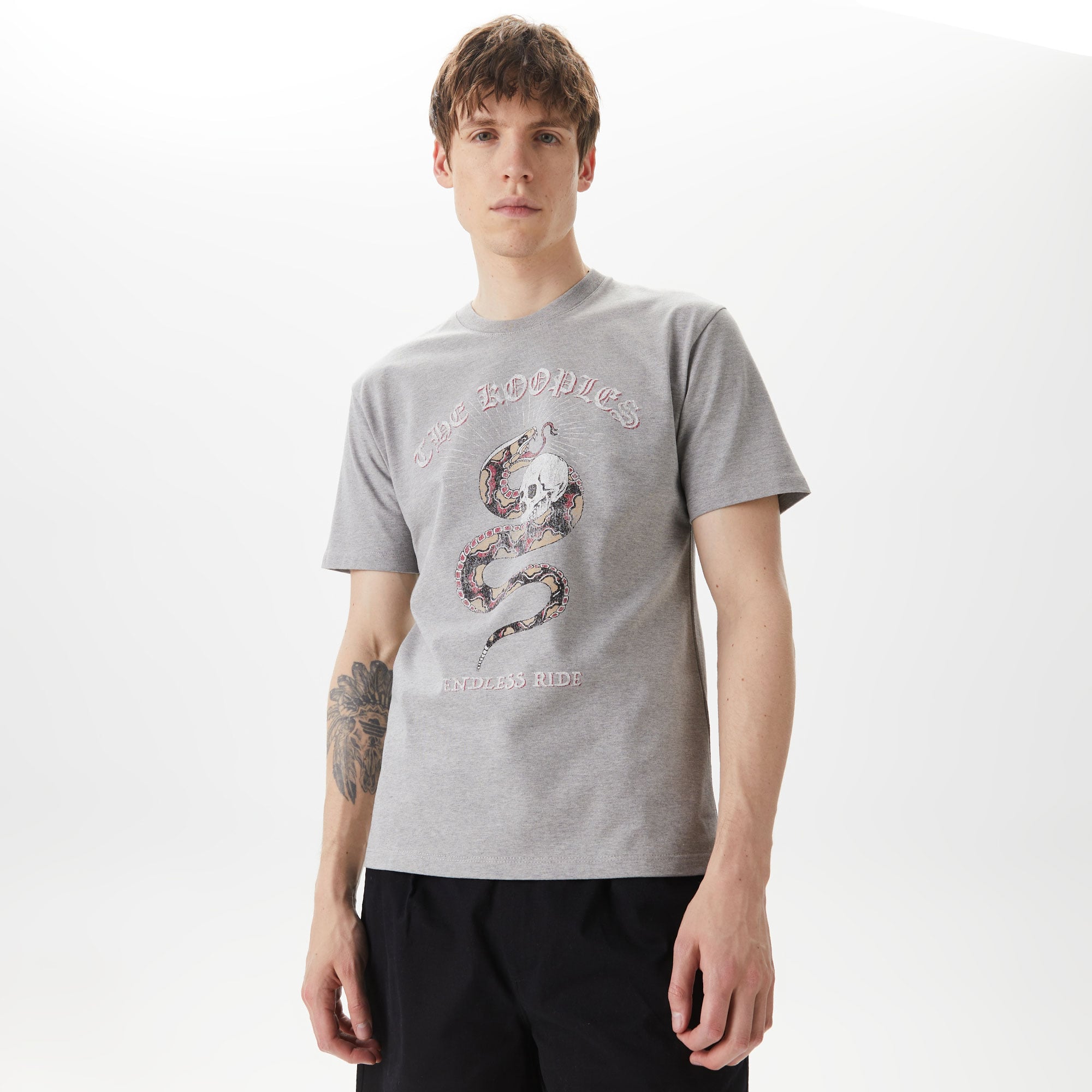  ERKEK BASKILI BİSİKLET YAKA GRİ T-SHIRT