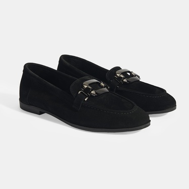  Kadın Siyah Metal Aksesuarlı Süet Loafer