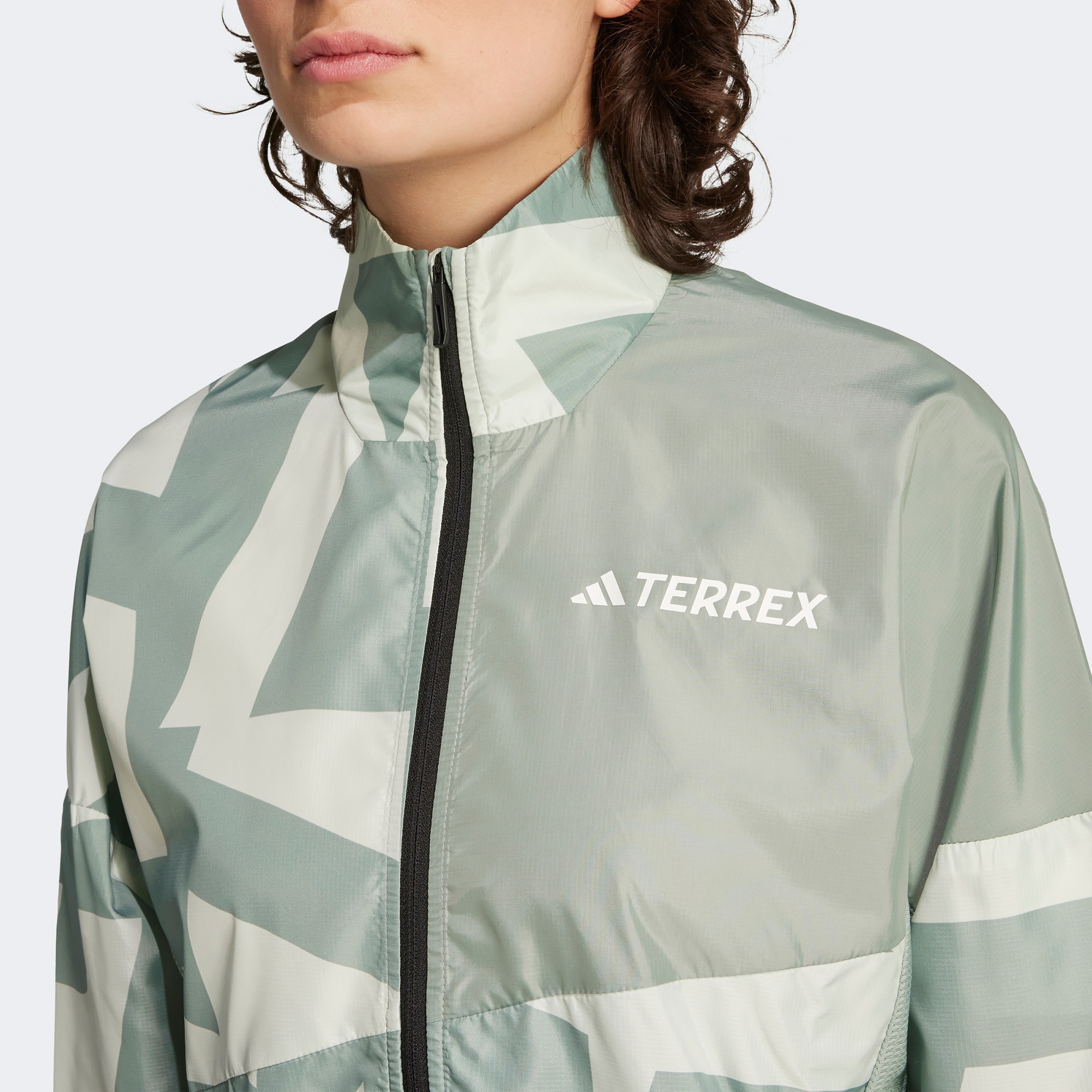 adidas Terrex Multi Printed Wind Kadın Yeşil Ceket