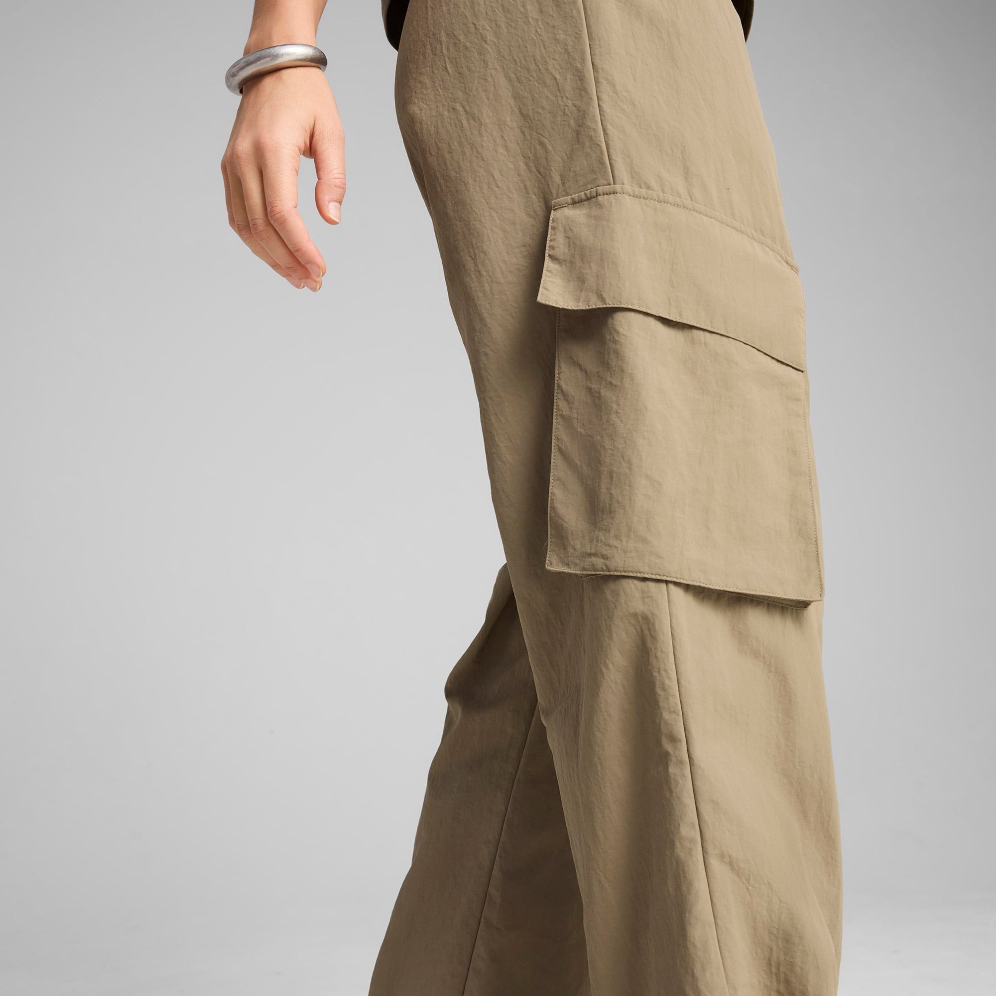 Puma Wardrobe Ess Cargo Kadın Kahverengi Eşofman Altı