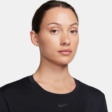  Nike One Classic Dri-Fit Kadın Siyah T-Shirt