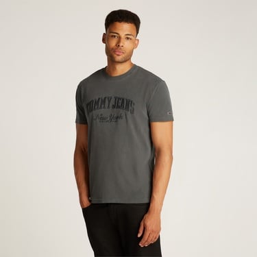  Tommy Jeans Reg Vintage Varsity Erkek Siyah T-Shirt