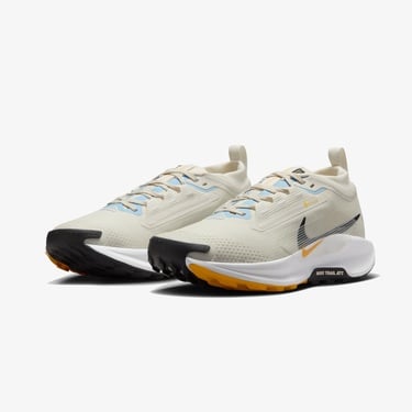  Nike Pegasus Trail 5 Gore-Tex Kadın Krem Rengi Koşu Ayakkabısı