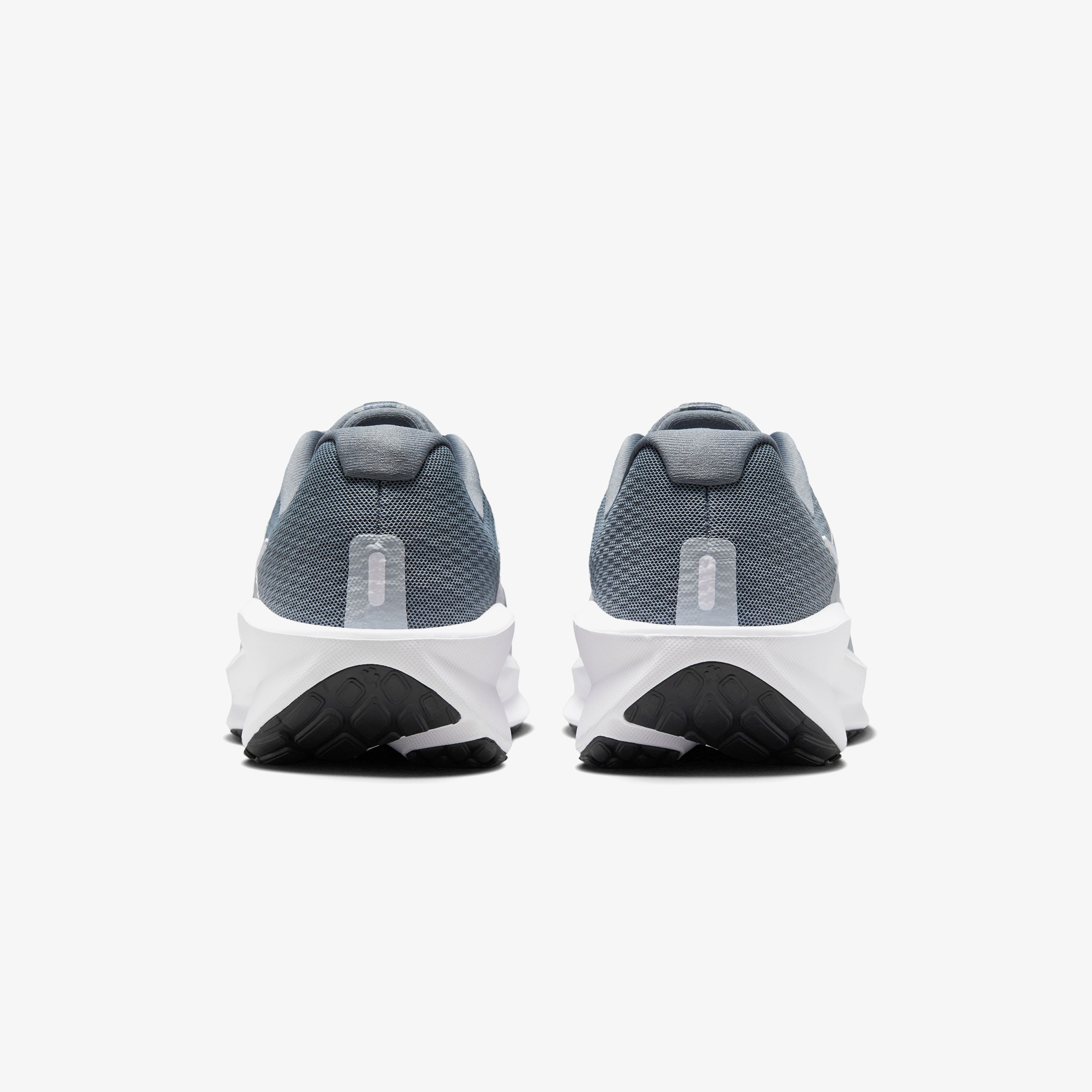 Nike Downshifter 13 Erkek Gri Koşu Ayakkabısı