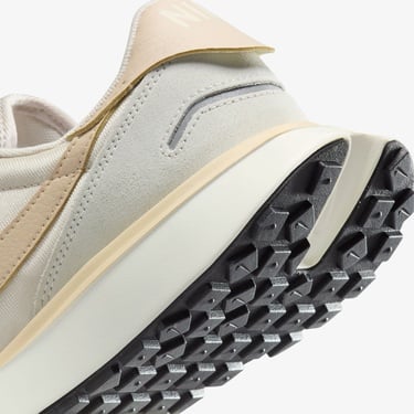  Nike Phoenix Waffle Kadın Bej Spor Ayakkabı