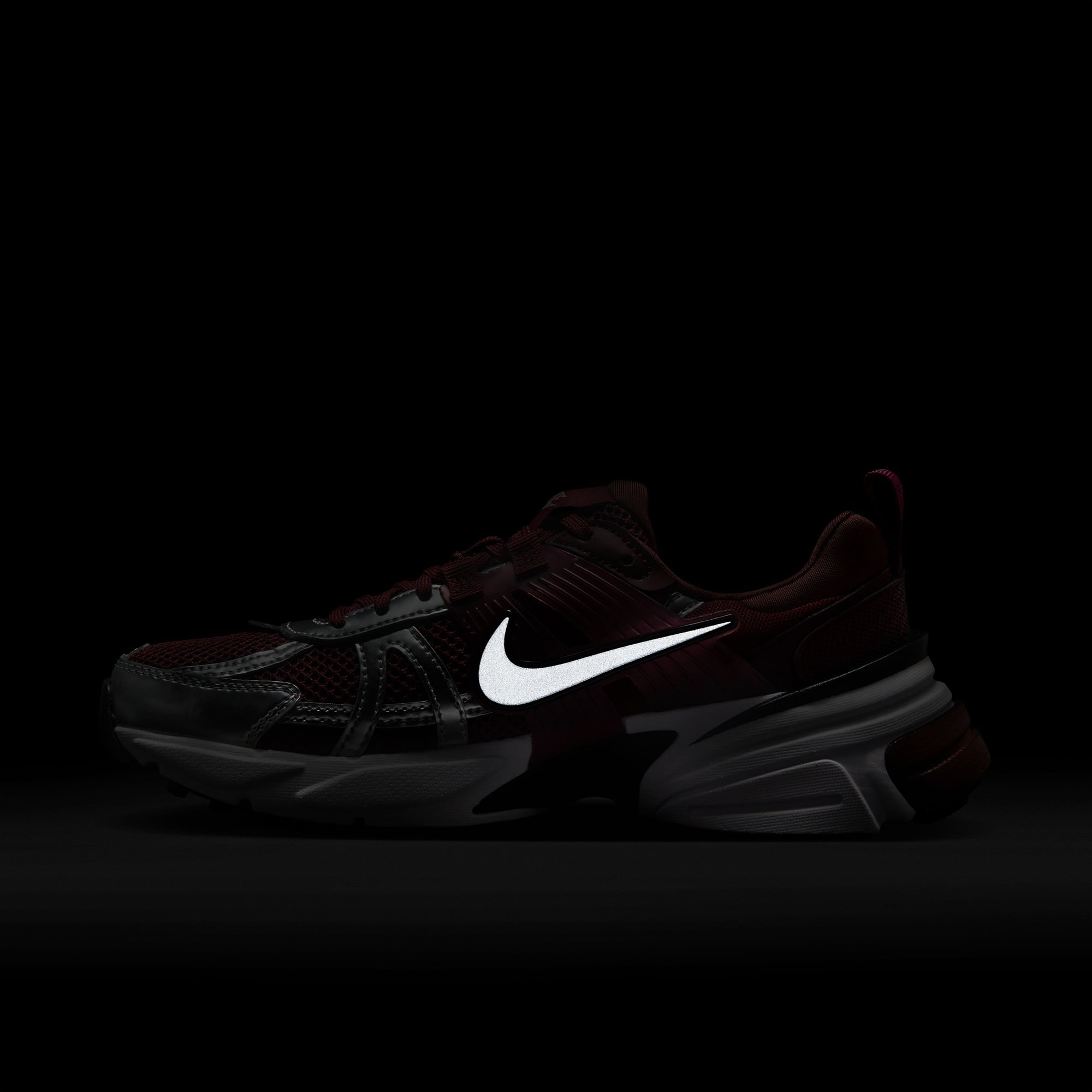 Nike V2K Run Kadın Bordo Spor Ayakkabı