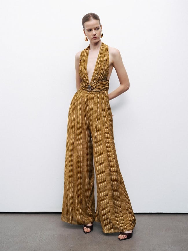  Gold ve Taş Aksesuarlı Tulum