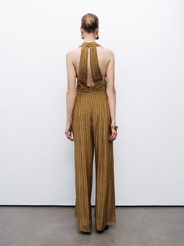  Gold ve Taş Aksesuarlı Tulum