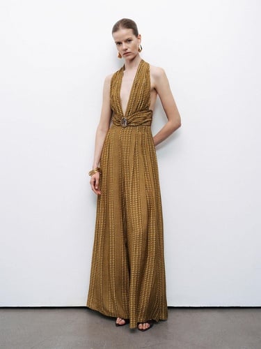  Gold ve Taş Aksesuarlı Tulum