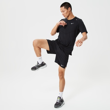  Nike Dri-Fit Rise 365 Erkek Siyah T-Shirt