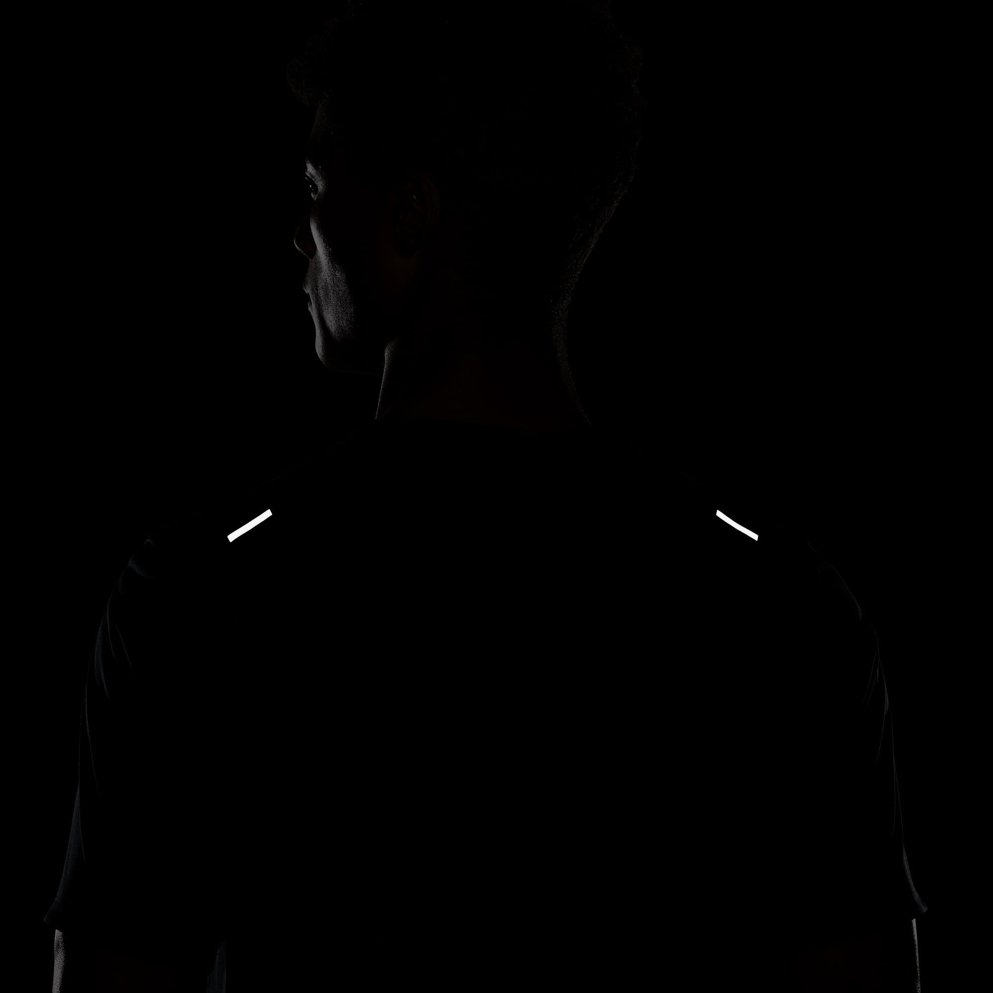 Nike Dri-Fit Rise 365 Erkek Siyah T-Shirt