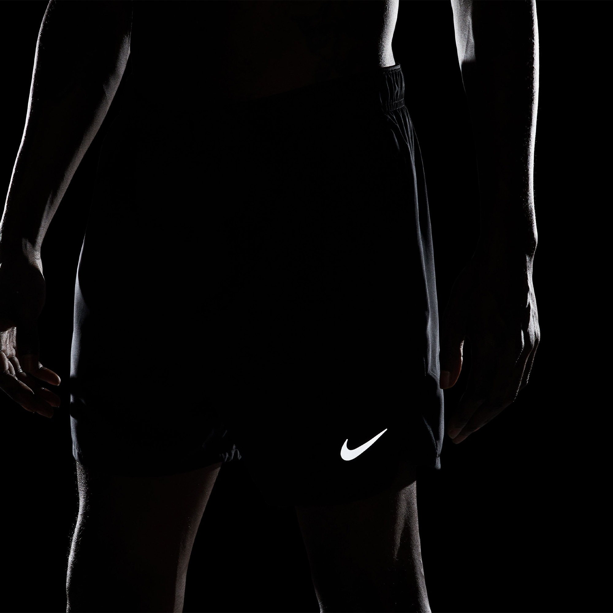 Nike Dri-Fit Challenger Erkek Siyah Şort