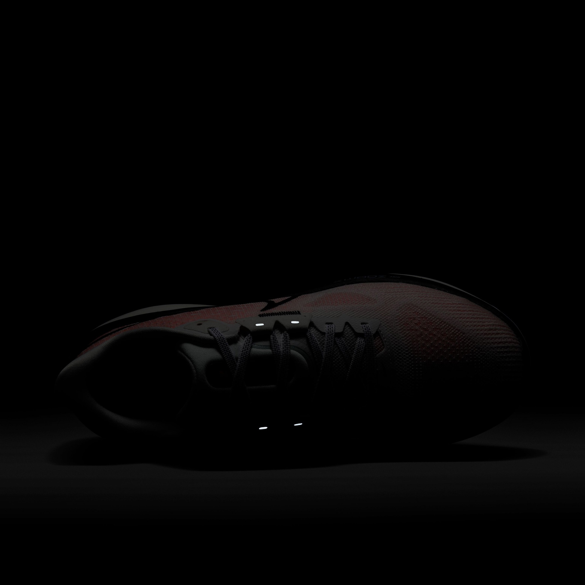 Nike Vomero 17 Erkek Pembe Spor Ayakkabı