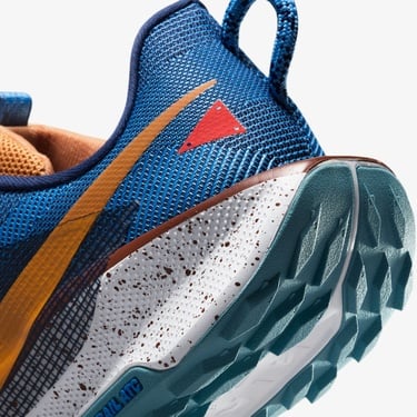  Nike Pegasus Trail 5 Kadın Mavi Koşu Ayakkabısı