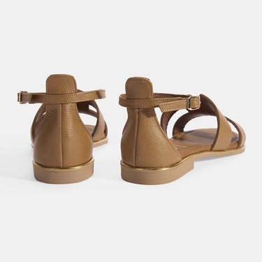  Kadın Kahve Ayarlanabilir Tokalı Deri Sandalet