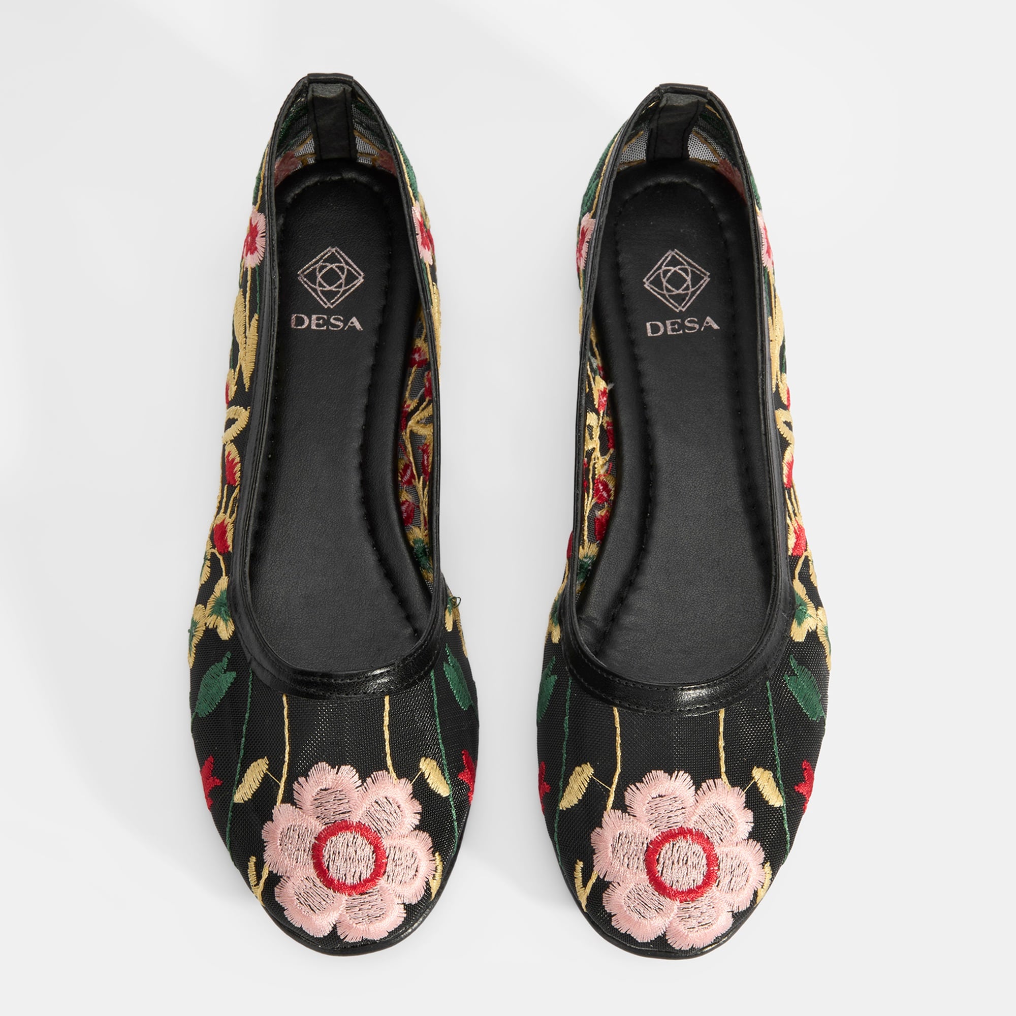 Kadın Siyah Nakış İşleme Detaylı Fileli Babet