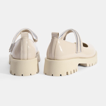  Kadın Krem Mary Jane Cırt Detaylı Deri Babet