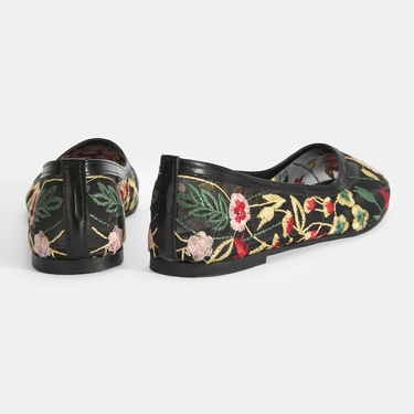  Kadın Siyah Nakış İşleme Detaylı Fileli Babet