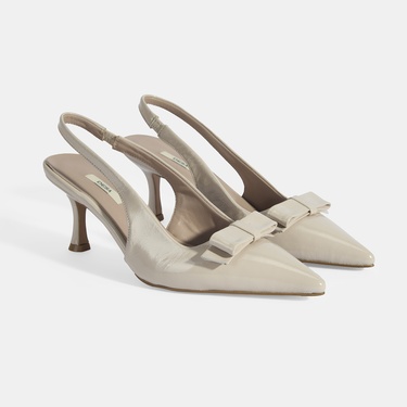  Kadın Krem Fiyonk Detaylı Rugan Topuklu Klasik Ayakkabı