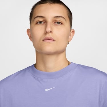 Nike Sportswear Essentials Kadın Mor T-Shirt
