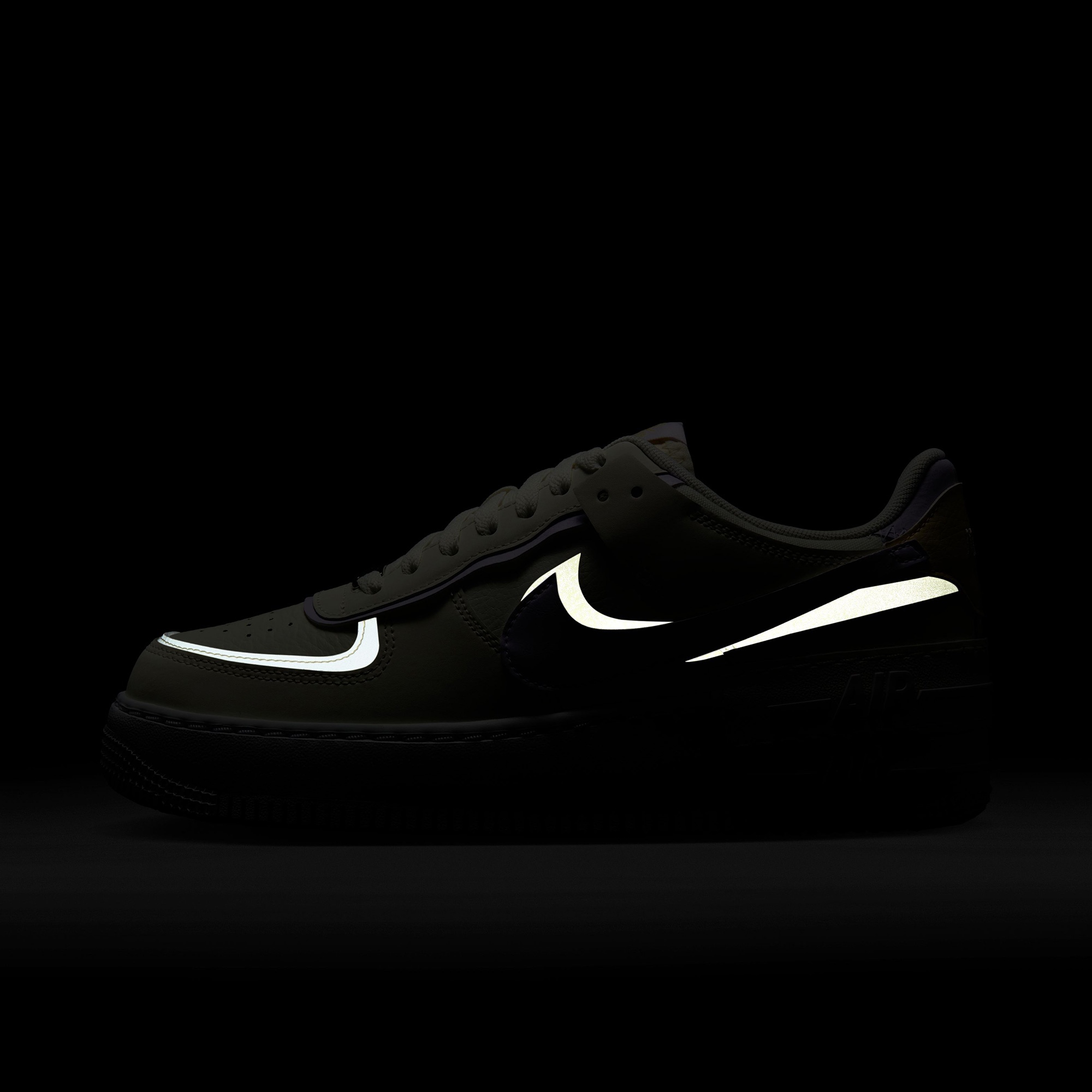 Nike Air Force 1 Shadow Kadın Beyaz Spor Ayakkabı